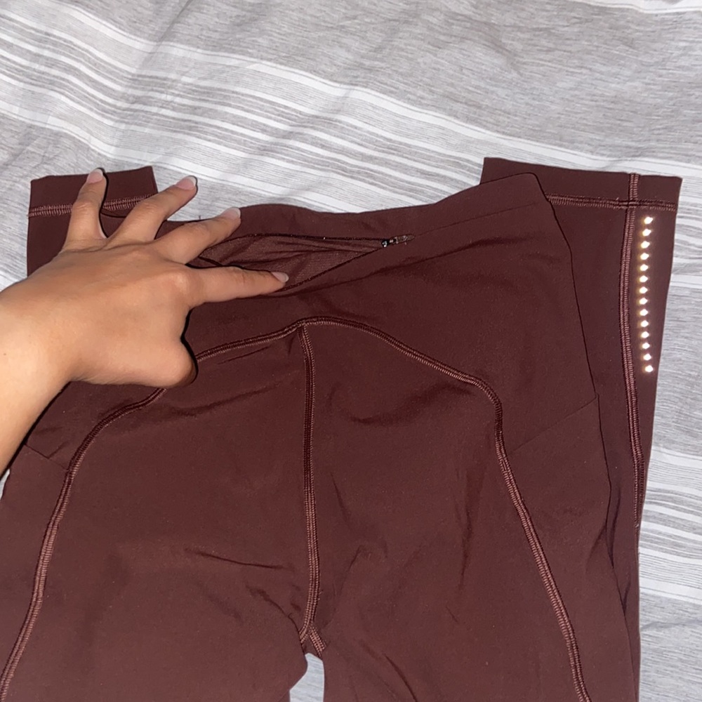 Lululemon legging. - Picture 4 of 6